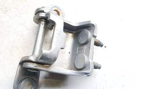 Honda FR-V Rear door lower hinge