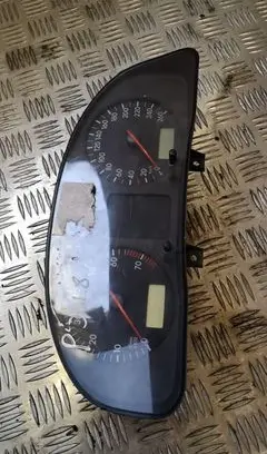 Volkswagen PASSAT B5 Speedometer (instrument cluster) 3b1919880