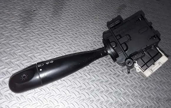 Toyota Yaris Indicator stalk 1736481