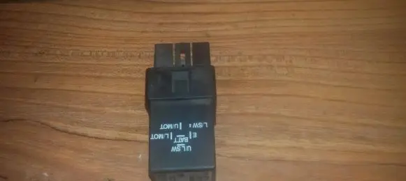 Volvo S40, V40 Other relay mb954185