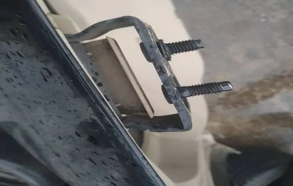 Nissan Murano Z50 Tailgate/trunk/boot hinge
