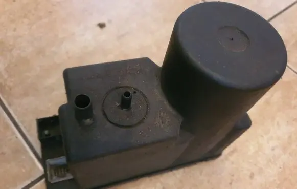 Audi A6 S6 C4 4A Central locking vacuum pump 4A0862257A