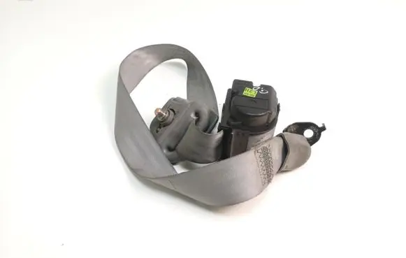 KIA Carnival Rear seatbelt