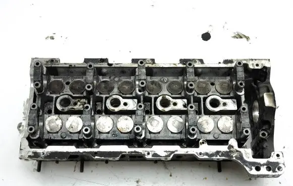 Chrysler PT Cruiser Engine head R6110162601