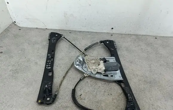 Mercedes-Benz C W203 Front door window regulator with motor A2118201842