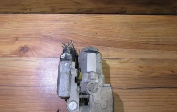 Ford Mondeo MK I ABS Pump f4rf2c219am b552551