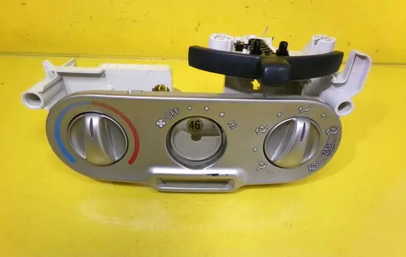 Toyota Yaris Climate control unit 758277