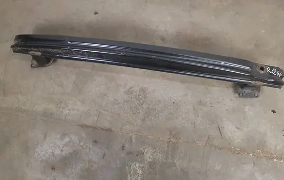 Volkswagen PASSAT B6 Rear beam 3C9807586