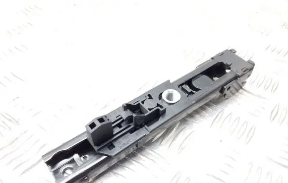 Volkswagen Golf V Seat belt adjustment motor 1T0857819