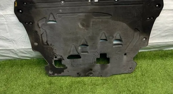 Volvo XC60 Engine splash shield/under tray 32226491