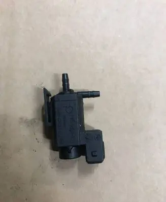 BMW 5 E60 E61 Turbo solenoid valve 70231800 7810831 10T268