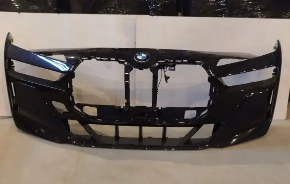 BMW 7 G70 Front bumper 5A52CF4 5A707E1 5A2DA40