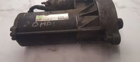Peugeot 206 Starter motor D7R26 26H90235MBN