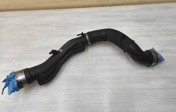 Intercooler hose/pipe