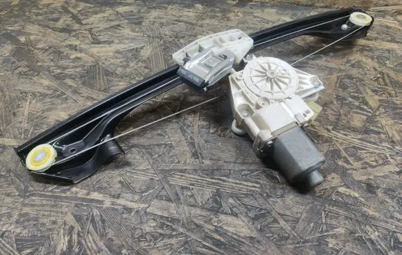 Mercedes-Benz C W204 Rear door window regulator with motor A2048200642