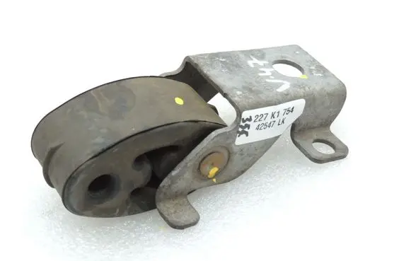 Volvo XC90 Muffler mount bracket/holder 31405441 31478512