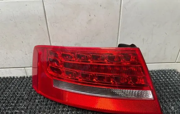 Audi A5 8T 8F Rear/tail lights 8T8945095D