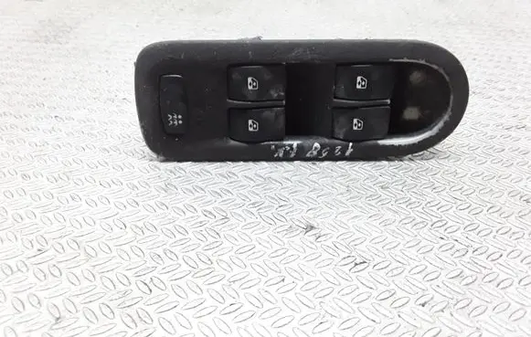 Renault Megane II Electric window control switch
