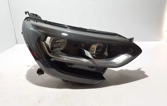 Renault Megane IV Headlight/headlamp 260108478R