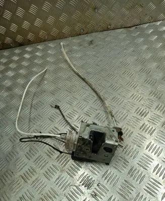 Audi A4 S4 B5 8D Front door lock 8D1837015F