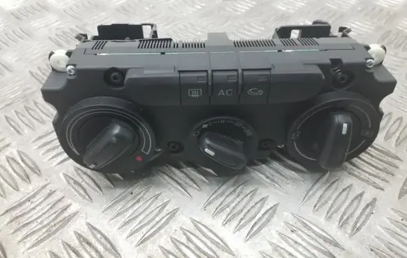 Audi A3 S3 A3 Sportback 8P Climate control unit 3C2820045A