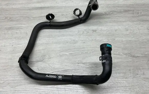 Land Rover Discovery 5 Engine coolant pipe/hose HPLA8B573BB