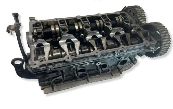 Volkswagen PASSAT B6 Engine head 03G103373A