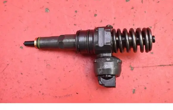 Volkswagen PASSAT B5.5 Fuel injector 0414720035