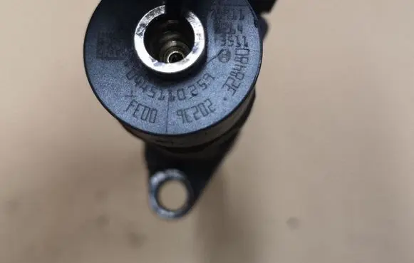Ford C-MAX I Fuel injector 0445110259