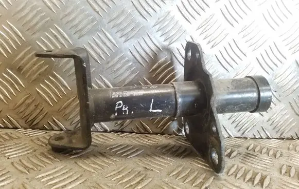 Volkswagen PASSAT B5 Front bumper shock/impact absorber 3B0807133A