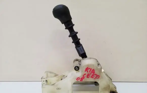 KIA Ceed Gear shifter/selector 437001H100