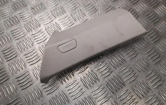 BMW i4 (C) pillar trim 7490364