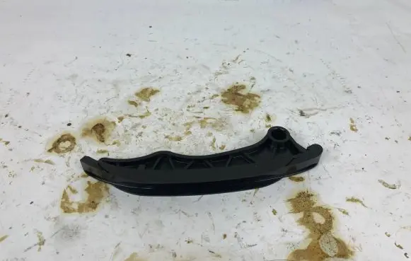 BMW 3 F30 F35 F31 Slide rail for timing chain 7636185