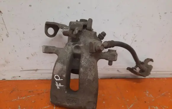 Opel Zafira B Rear brake caliper 2090
