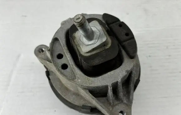 BMW M4 F82 F83 Engine mount bracket 2284817