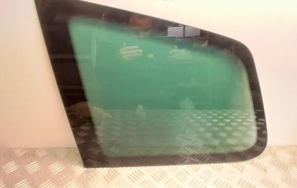 Ford C-MAX II Rear side window