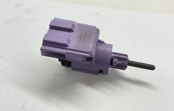 Volkswagen Touareg I Brake pedal sensor switch 1J0945511D 19322000