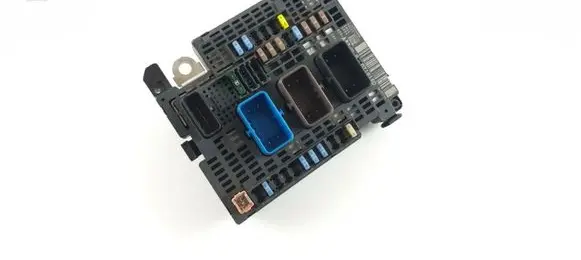 Peugeot 508 Fuse module 9810719180