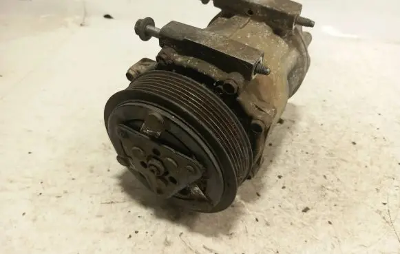 Mazda 3 I Air conditioning (A/C) compressor (pump) 3M5H19D629SA 8003906424 D7V16