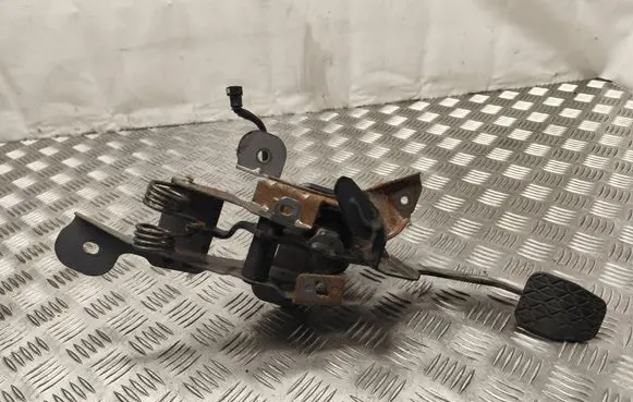 Mazda 5 Clutch pedal BCC29