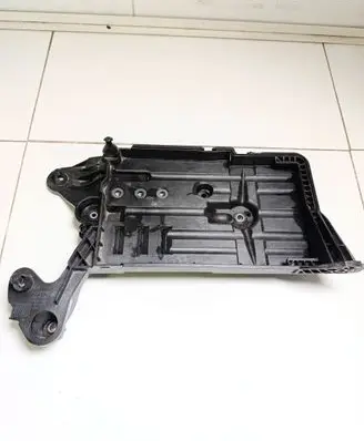 Volkswagen Golf VII Battery tray 5Q0915321J 5Q0915331K