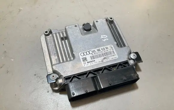 Audi Q3 8U Engine control unit/module 03L906018ES 03L906018PH 0281018559