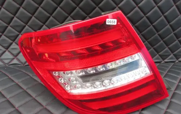 Mercedes-Benz C W204 Rear/tail lights 2048206264 602003 E12938