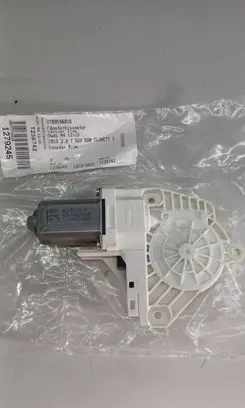 Audi A4 S4 B8 8K Front door window regulator motor 8K0959801A