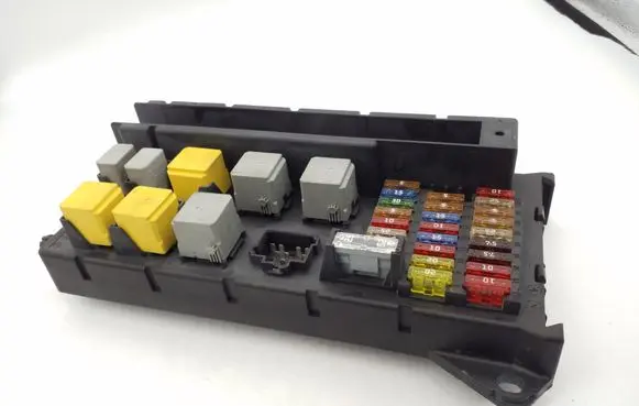 Mercedes-Benz Sprinter W906 Fuse module A9065450401