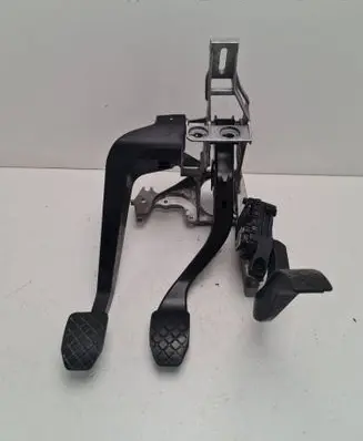 Audi A4 S4 B6 8E 8H Pedal assembly 