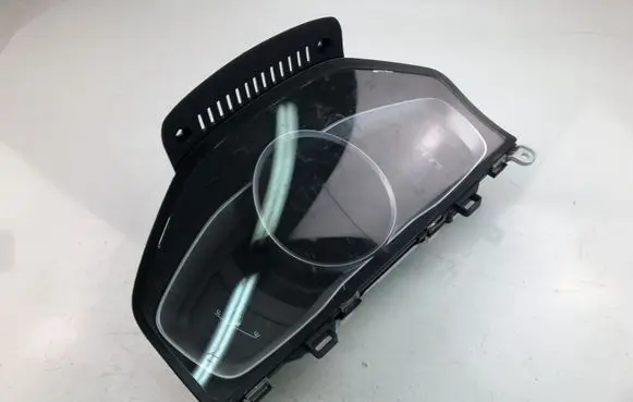 Volvo V70 Speedometer (instrument cluster) 31453148