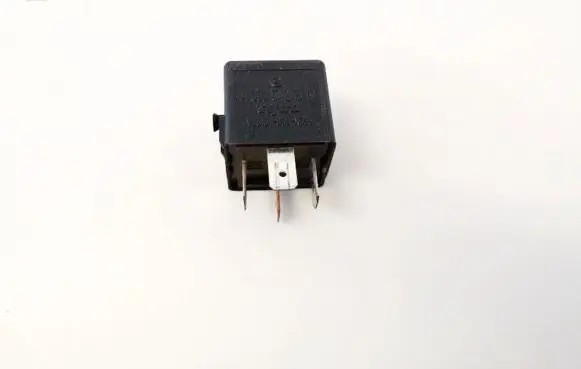 Mercedes-Benz S W220 Other relay a0025421319 v23134-b52-x336