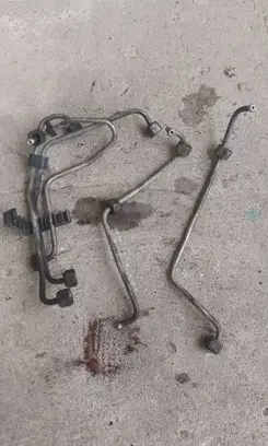 Volvo S70 V70 V70 XC Fuel injector supply line/pipe 