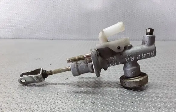 Clutch master cylinder